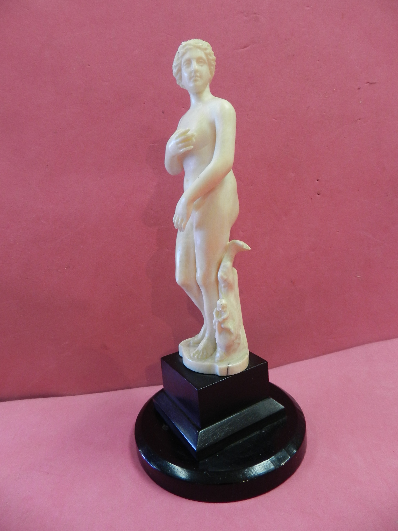 CARVED IVORY NUDE