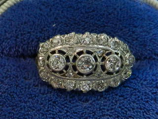 19TH CENTURY DIAMOND RING